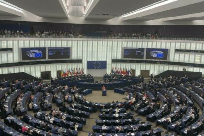 Moţiunea de cenzură împotriva Comisiei Europene a fost respinsă de Parlamentul European cu o largă majoritate 62558491