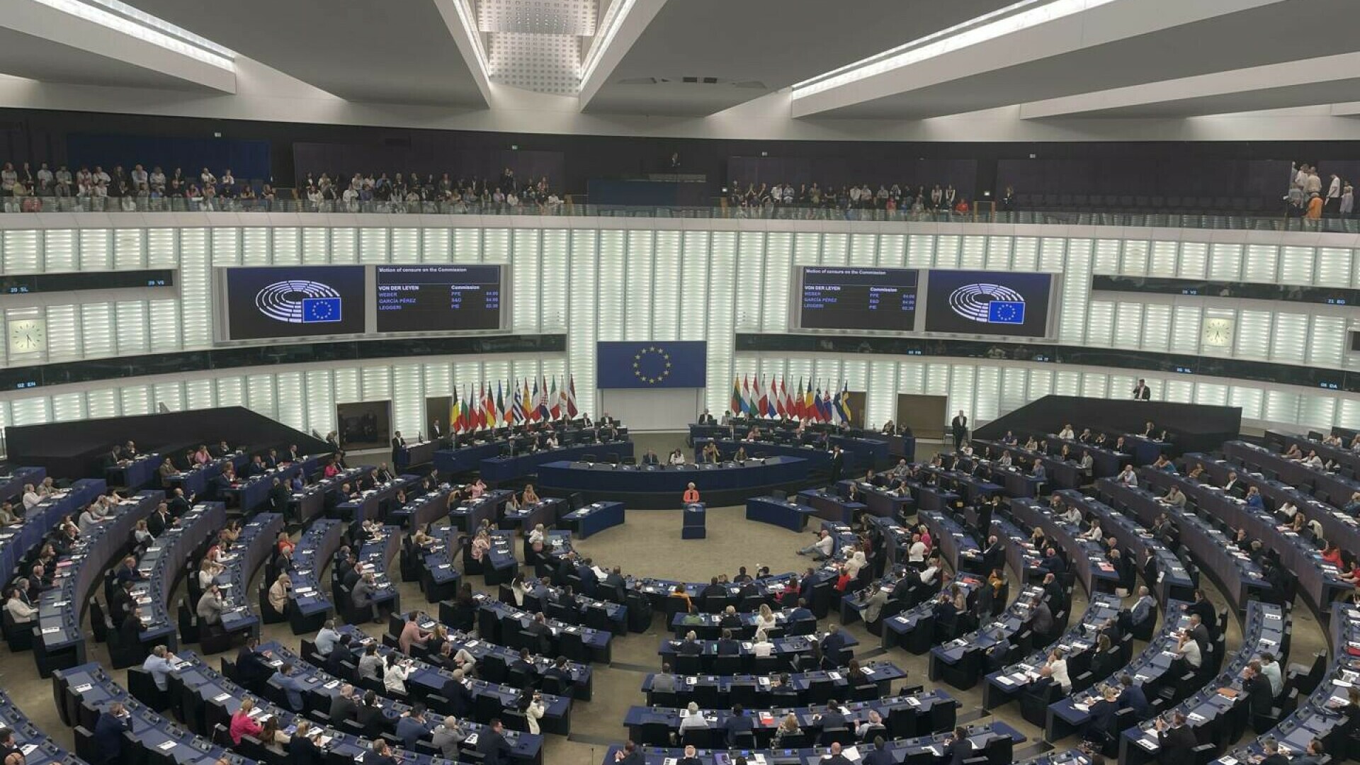 Moţiunea de cenzură împotriva Comisiei Europene a fost respinsă de Parlamentul European cu o largă majoritate 62558491