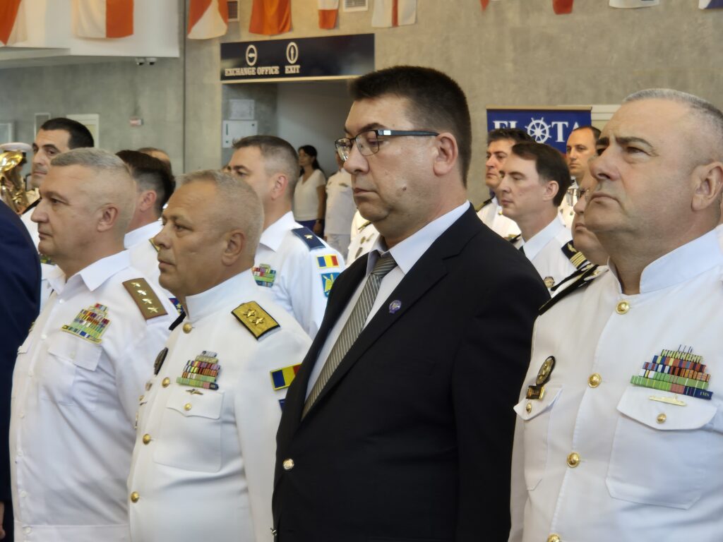 FOTO VIDEO Ministrul Apărării, prezent la preluarea de către România a comenzii Grupului operativ pentru combaterea minelor marine din Marea Neagră 17 FOTO VIDEO Ministrul Apărării, prezent la preluarea de către România a comenzii Grupului operativ pentru combaterea minelor marine din Marea Neagră 65800945 9f81 42ea b20a d9396b598154