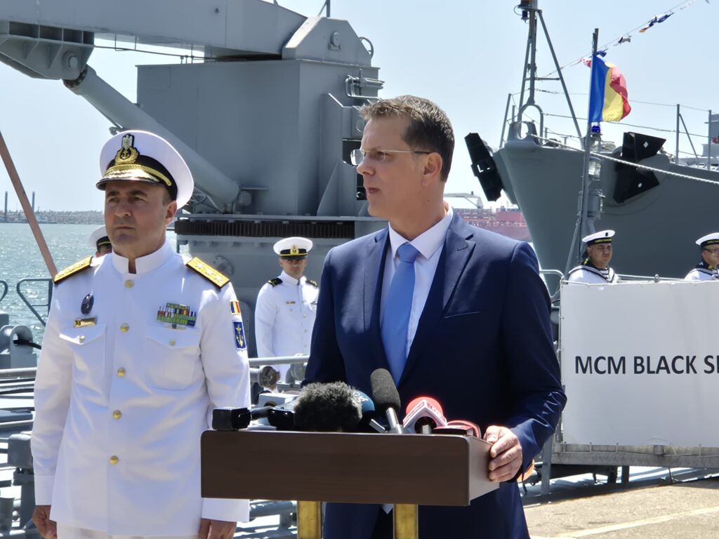 FOTO VIDEO Ionuț Moșteanu, Ministrul Apărării, în Portul Constanța: „Marea Neagră va rămâne un loc al păcii” 6 FOTO VIDEO Ionuț Moșteanu, Ministrul Apărării, în Portul Constanța: „Marea Neagră va rămâne un loc al păcii” 748463fa e00d 41bf ae7c 06e76dc4e1bc