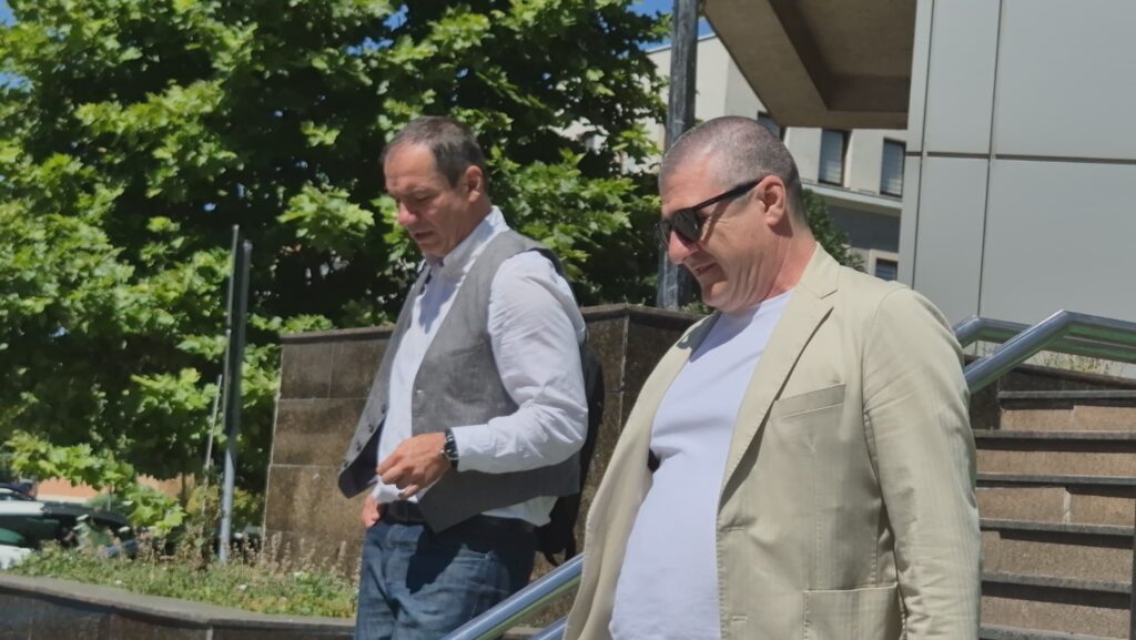 FOTO VIDEO Marius Sponoche, prezent la Tribunalul Constanța: Pozați, pozați! 791baad9 1e2a 4958 af0e 1b80c115d02f