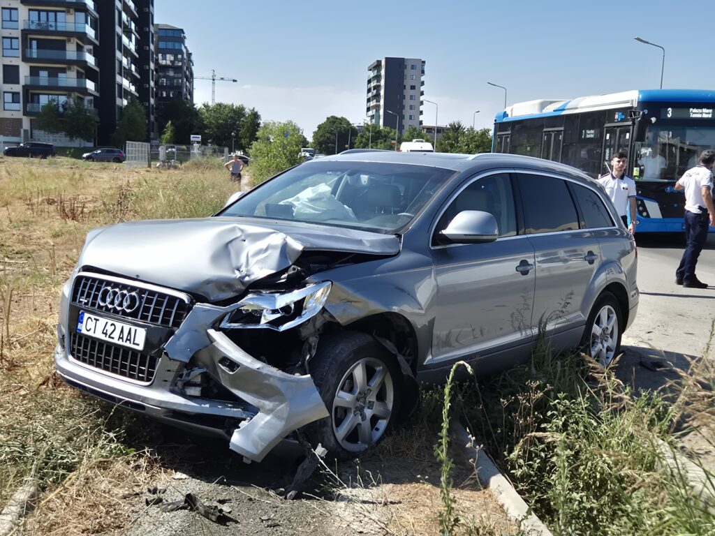 FOTO VIDEO Accident rutier cu PATRU mașini, între Constanța și Ovidiu 8 FOTO VIDEO Accident rutier cu PATRU mașini, între Constanța și Ovidiu 793e336c f851 4679 937a d203dd035196