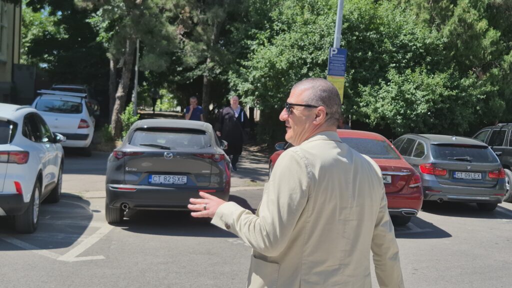 FOTO VIDEO Marius Sponoche, prezent la Tribunalul Constanța: Pozați, pozați! 8102b239 e59b 4c3e a916 6d35e5ce4aa2