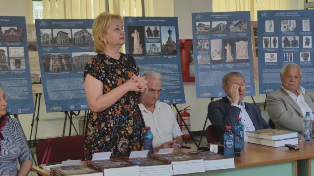 FOTO VIDEO Emil Constantinescu participă la vernisajul dedicat patrimoniului natural și cultural al Dobrogei, la Constanța 10 FOTO VIDEO Emil Constantinescu participă la vernisajul dedicat patrimoniului natural și cultural al Dobrogei, la Constanța 83140407 17d1 4a94 a125 6725f2289cf8
