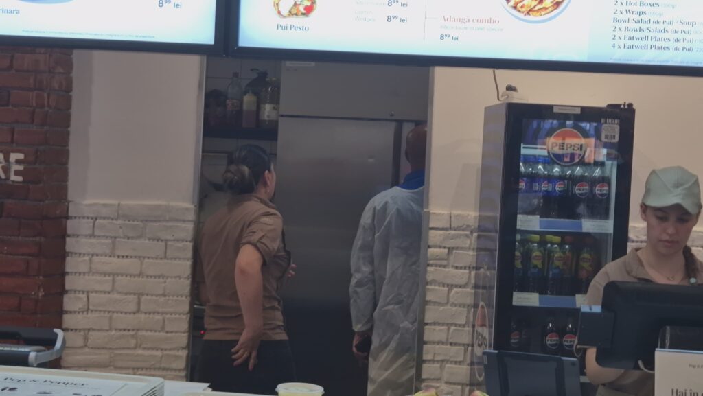 EXCLUSIV FOTO VIDEO/ Control DSVSA în City Park Mall! Mai multe restaurante, ÎNCHISE/ UPDATE 5 EXCLUSIV FOTO VIDEO/ Control DSVSA în City Park Mall! Mai multe restaurante, ÎNCHISE/ UPDATE 83a8e0fb e81a 4716 a080 a30609bc7ddc