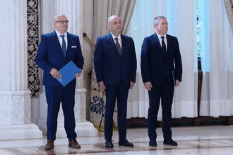 VIDEO CCR are trei noi judecători: Dacian Dragoş, Csaba Asztalos şi Mihai Busuioc au depus jurământul în fața lui Nicușor Dan CCR