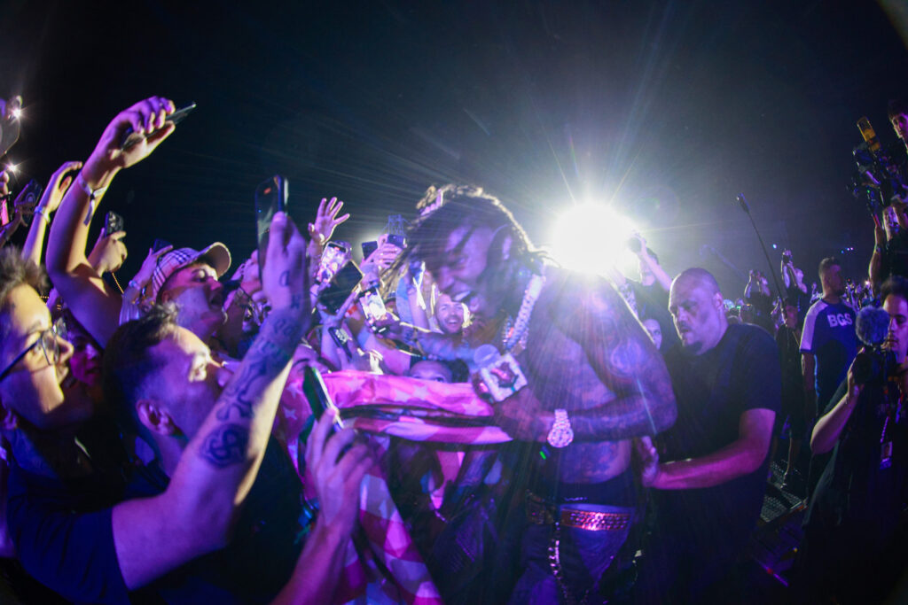 FOTO Ziua 1 la Beach, Please! Young Thug a fluturat steagul României, iar Yeat a oferit un show electrizant 4 FOTO Ziua 1 la Beach, Please! Young Thug a fluturat steagul României, iar Yeat a oferit un show electrizant CR1 0209