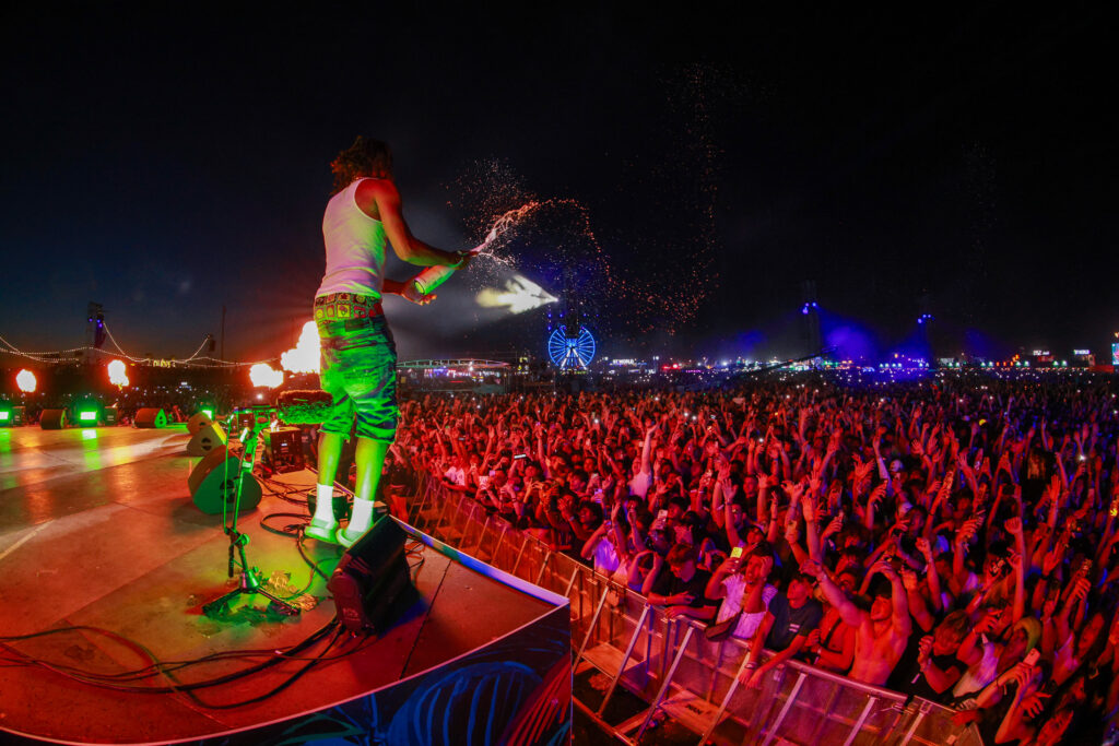 FOTO Ziua 1 la Beach, Please! Young Thug a fluturat steagul României, iar Yeat a oferit un show electrizant 5 FOTO Ziua 1 la Beach, Please! Young Thug a fluturat steagul României, iar Yeat a oferit un show electrizant CR1 9684 1
