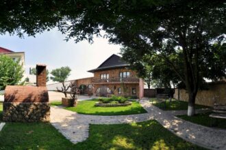 Crama regală a României, scoasă la vânzare bucată cu bucată/ Lichidatorii nu reușesc să vândă bunurile firmei Crama Dobrogeana p 1