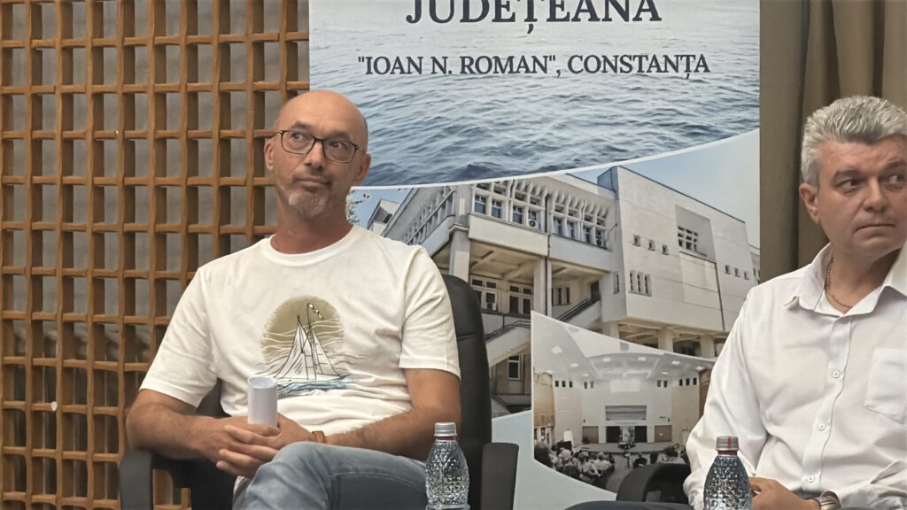 FOTO VIDEO Cristian Cealera lansează o nouă carte despre Constanța veche: „Comunitatea britanică din Kustendjie (1857–1882)” 28 FOTO VIDEO Cristian Cealera lansează o nouă carte despre Constanța veche: „Comunitatea britanică din Kustendjie (1857–1882)” IMG 2545