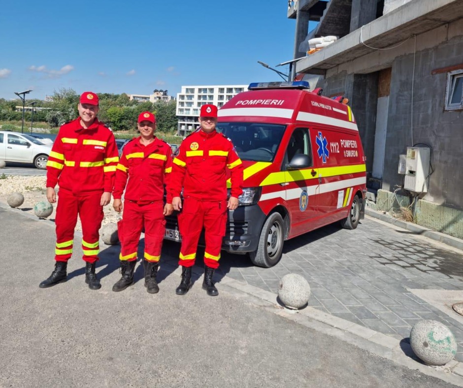 FOTO Peste 400 de pompieri detașați pe litoral pentru siguranța turiștilor în sezonul estival 2 FOTO Peste 400 de pompieri detașați pe litoral pentru siguranța turiștilor în sezonul estival Imagine WhatsApp 2025 07 04 la 14.54.44 2a08894c