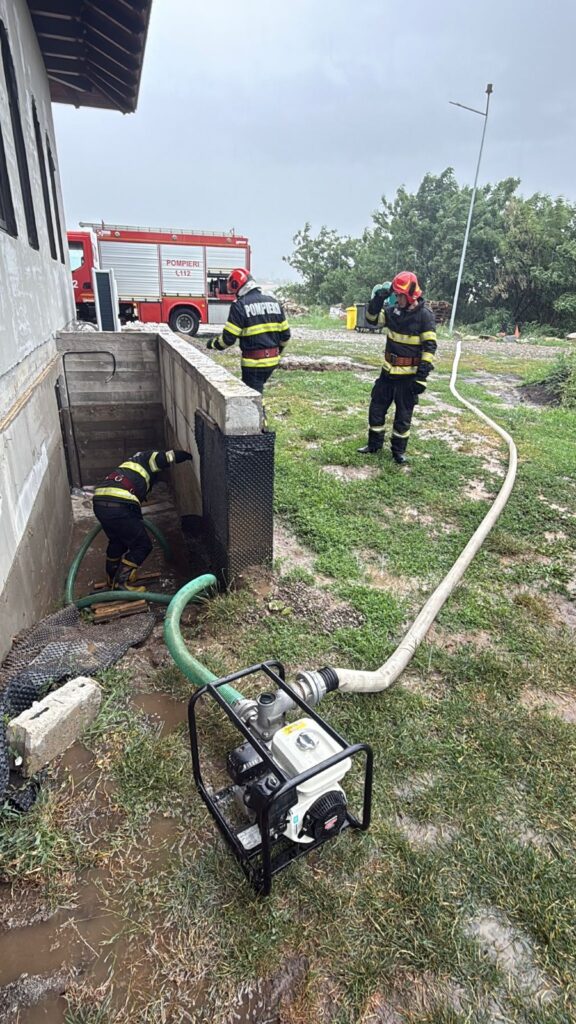 Peste 1.800 de situații de urgență gestionate de pompieri într-o singură zi: persoane salvate, incendii stinse și intervenții în urma furtunilor 3 Peste 1.800 de situații de urgență gestionate de pompieri într-o singură zi: persoane salvate, incendii stinse și intervenții în urma furtunilor Imagine WhatsApp 2025 07 10 la 09.49.24 31ffadfb