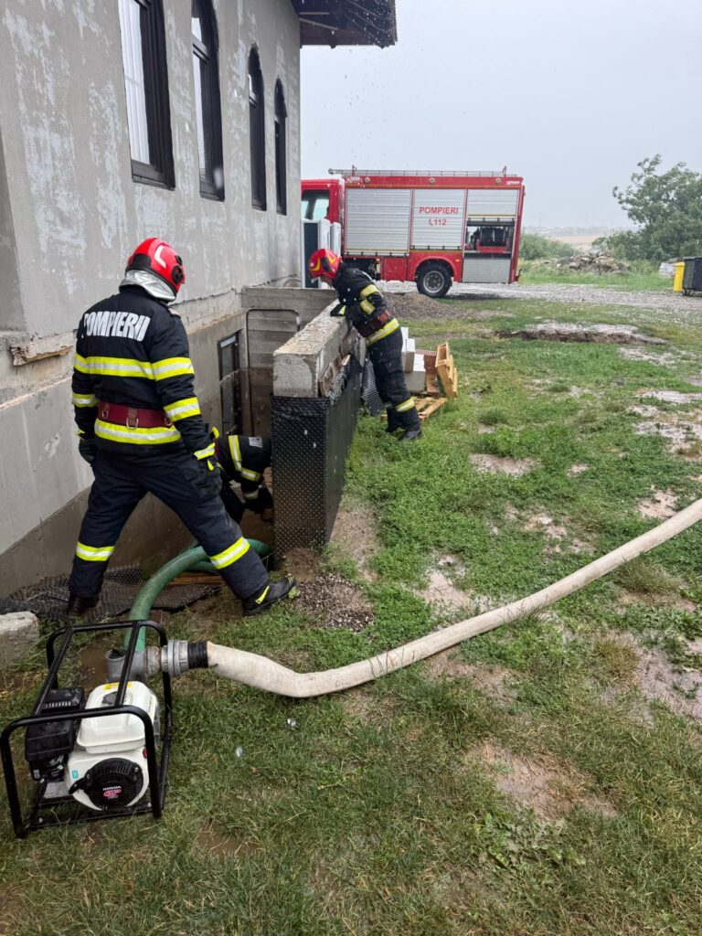 Peste 1.800 de situații de urgență gestionate de pompieri într-o singură zi: persoane salvate, incendii stinse și intervenții în urma furtunilor 2 Peste 1.800 de situații de urgență gestionate de pompieri într-o singură zi: persoane salvate, incendii stinse și intervenții în urma furtunilor Imagine WhatsApp 2025 07 10 la 09.49.25 5883f597