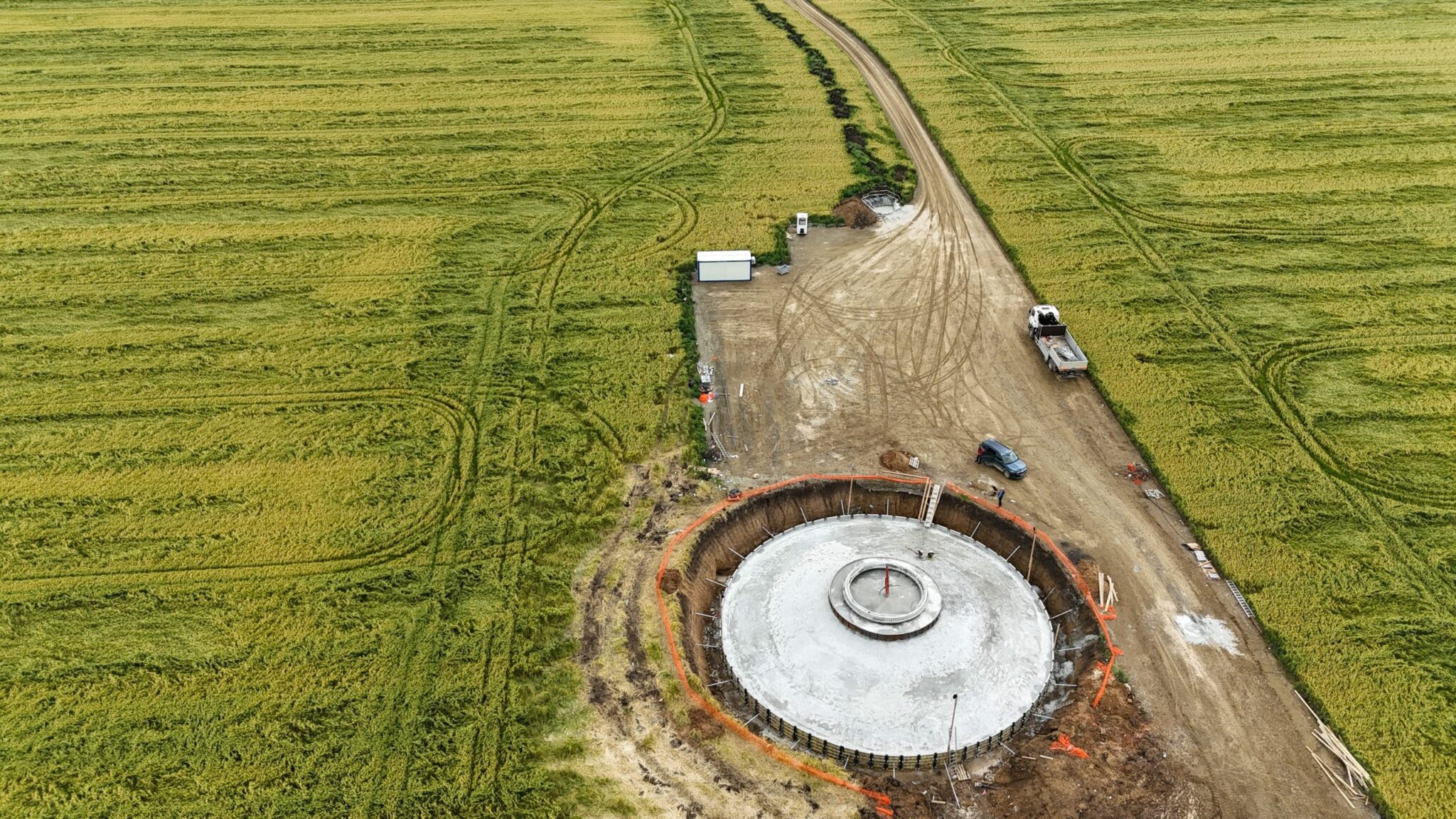 FOTO O companie daneză investește într-un parc eolian în Pecineaga, județul Constanța/ Vor fi instalate opt turbine Pecineaga Eurowind Energy1 scaled 1