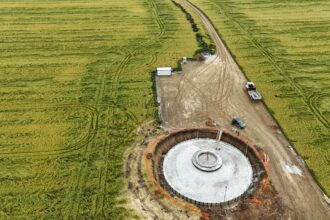 FOTO O companie daneză investește într-un parc eolian în Pecineaga, județul Constanța/ Vor fi instalate opt turbine Pecineaga Eurowind Energy1 scaled 1