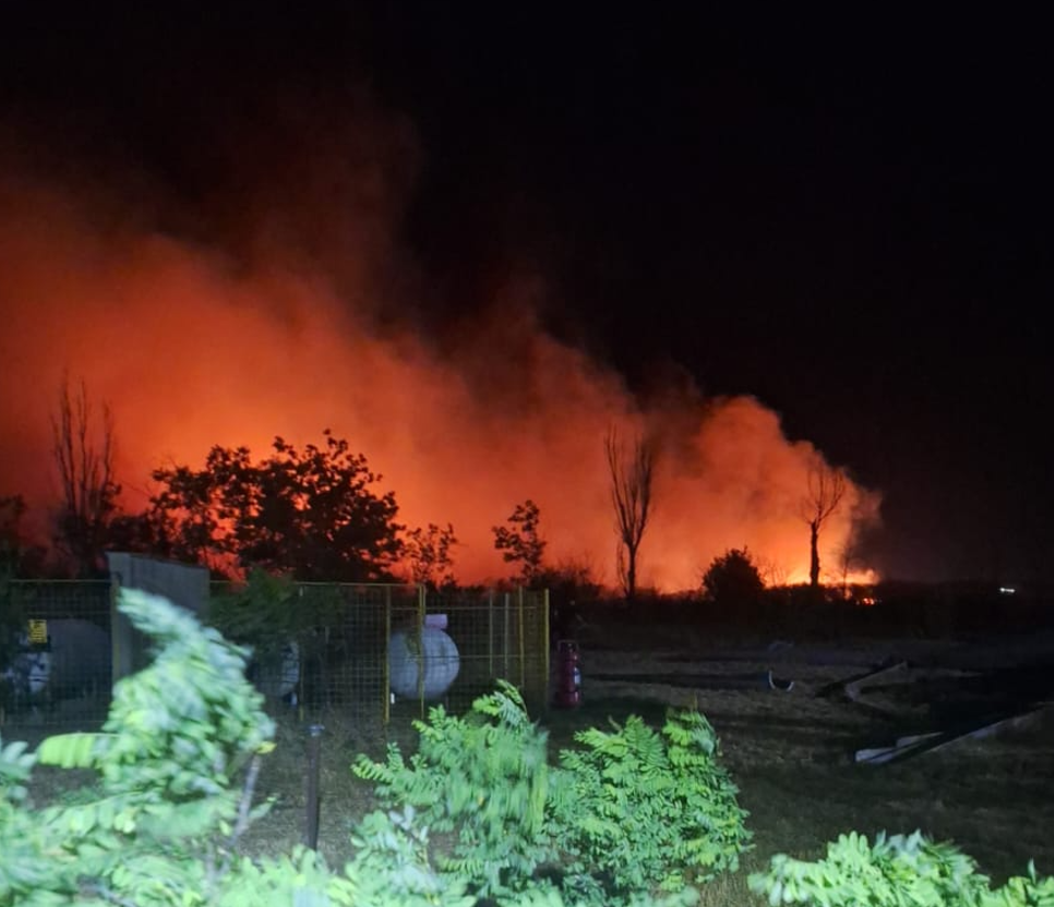 FOTO VIDEO Intervenție de amploare la Poarta Albă: Incendiu lângă un azil, Plan Roșu activat, 48 de persoane evacuate UPDATE 2 FOTO VIDEO Intervenție de amploare la Poarta Albă: Incendiu lângă un azil, Plan Roșu activat, 48 de persoane evacuate UPDATE Screenshot 2025 07 10 050928 1