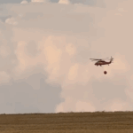 VIDEO Incendiu de miriște și pădure după ce un autocamion plin cu baloți a luat foc, la ieșire din Medgidia / Intervin două elicoptere Black Hawk Screenshot 1 1