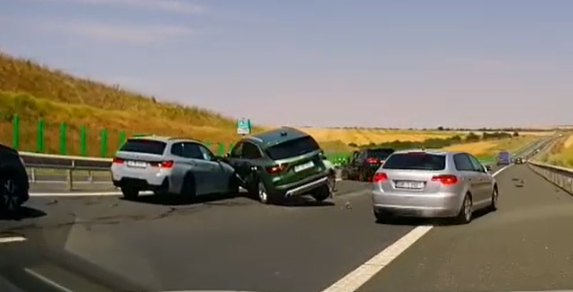 VIDEO Accidentul de pe A2 a fost surprins de o cameră de bord Screenshot 11 1