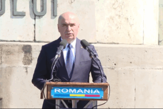 VIDEO Bolojan, mesaj cu ocazia Zilei Aviației Române şi a Forţelor Aeriene: Suntem membri NATO, acest lucru este o garanţie Screenshot 2 3