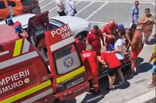 VIDEO Bărbat cu probleme cardiace, salvat după ce i s-a făcut rău în mare, în Eforie Nord Screenshot 4 2