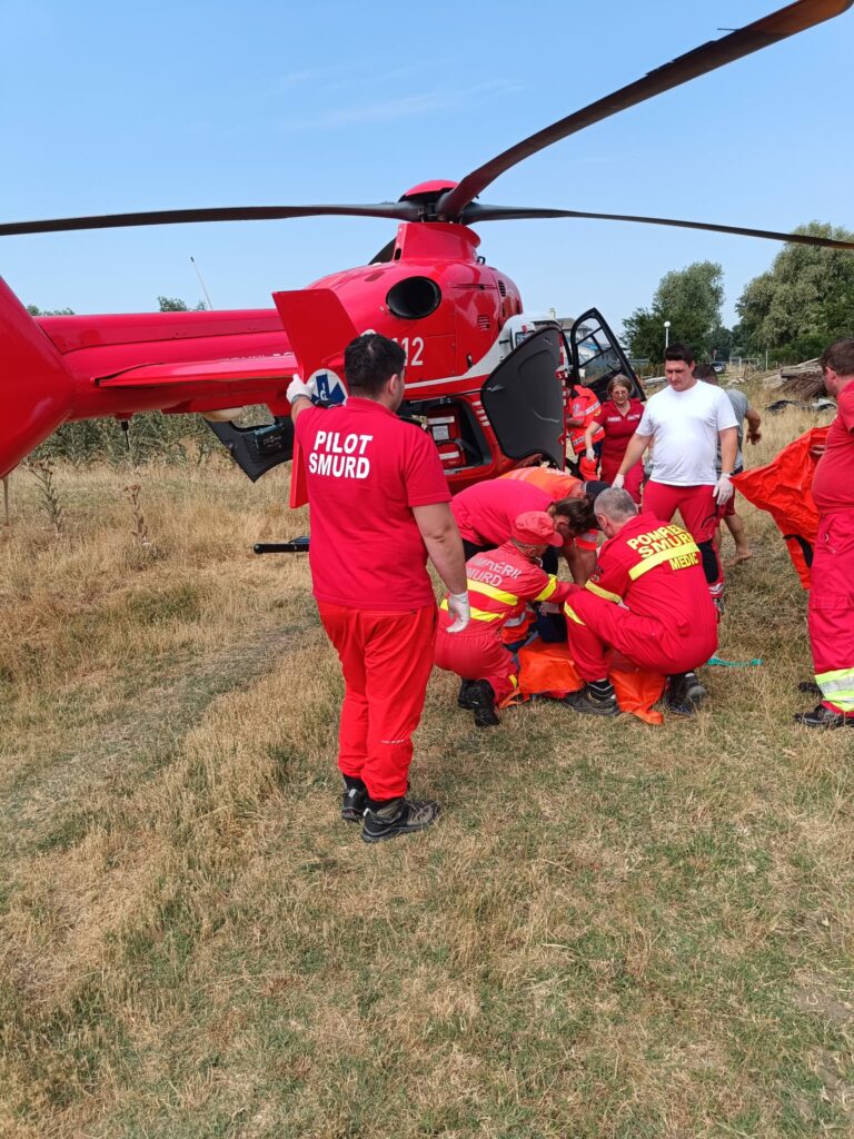 FOTO VIDEO Accident naval în Tulcea: O ambarcaţiune cu 12 persoane a intrat în mal / O femeie a fost preluată de elicopterul SMURD UPDATE 2 FOTO VIDEO Accident naval în Tulcea: O ambarcaţiune cu 12 persoane a intrat în mal / O femeie a fost preluată de elicopterul SMURD UPDATE WhatsApp Image 2025 07 05 at 10.41.14