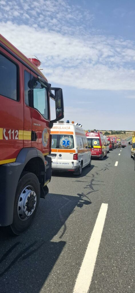 FOTO VIDEO Plan roșu de intervenție pe A2: carambol cu șapte mașini / Trei victime transportate la spital UPDATE 5 FOTO VIDEO Plan roșu de intervenție pe A2: carambol cu șapte mașini / Trei victime transportate la spital UPDATE WhatsApp Image 2025 07 06 at 12.28.21 2