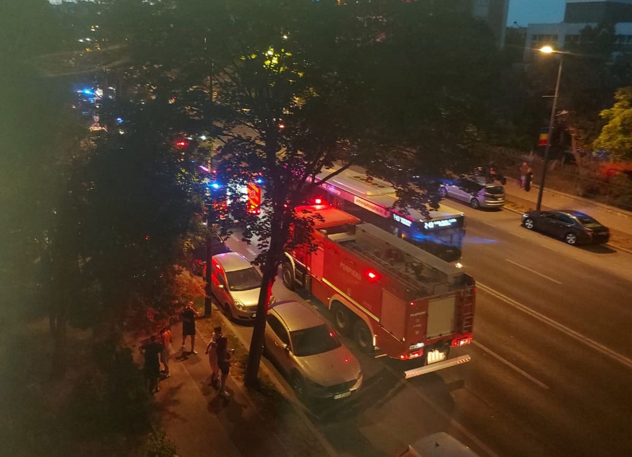 FOTO VIDEO SCANDAL la un incendiu pe 1 Mai: Proprietar, încătușat de pompieri după ce a refuzat să deschidă ușa WhatsApp Image 2025 07 10 at 21.27.48