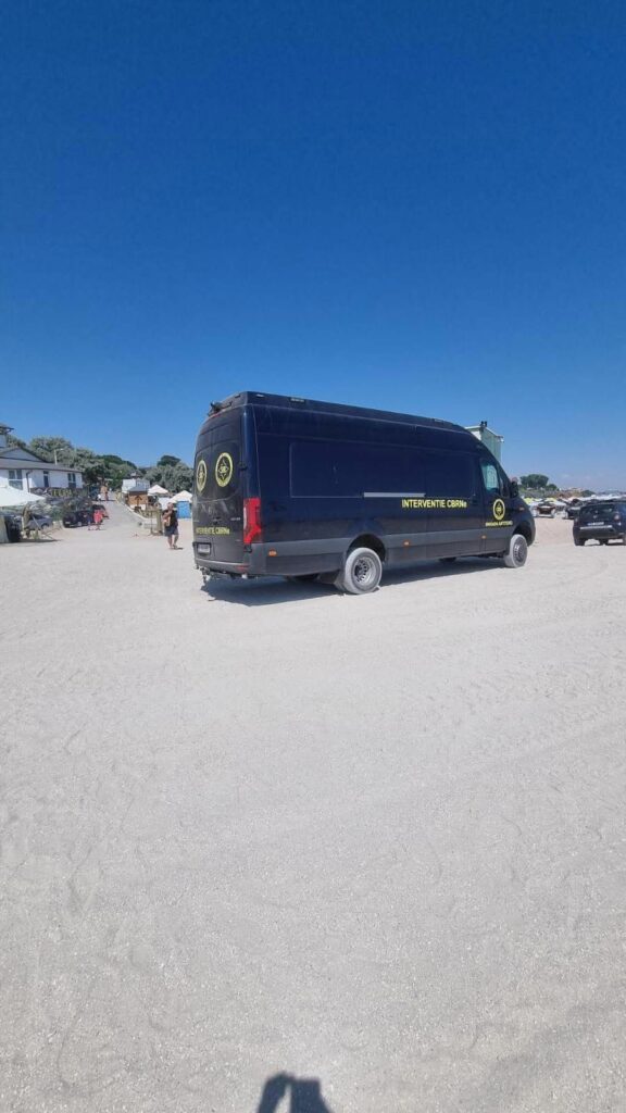 FOTO Aripa unei drone, găsită pe plaja din Eforie Sud / Intervin autoritățile WhatsApp Image 2025 07 12 at 12.28.26