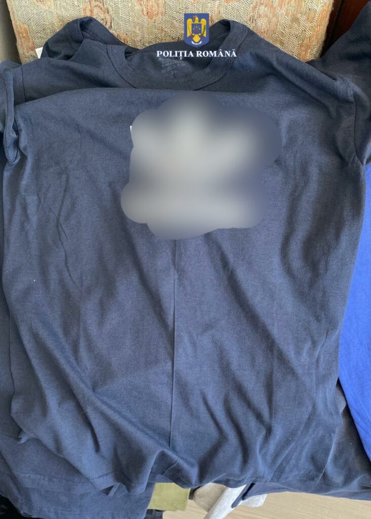 FOTO Dosar penal pentru un bărbat care vindea haine contrafăcute în Murfatlar WhatsApp Image 2025 07 13 at 13.53.15