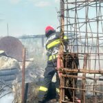 FOTO VIDEO Incendiu violent în Tulcea: Pompierii luptă pentru salvarea unei microferme WhatsApp Image 2025 07 13 at 16.04.13 3