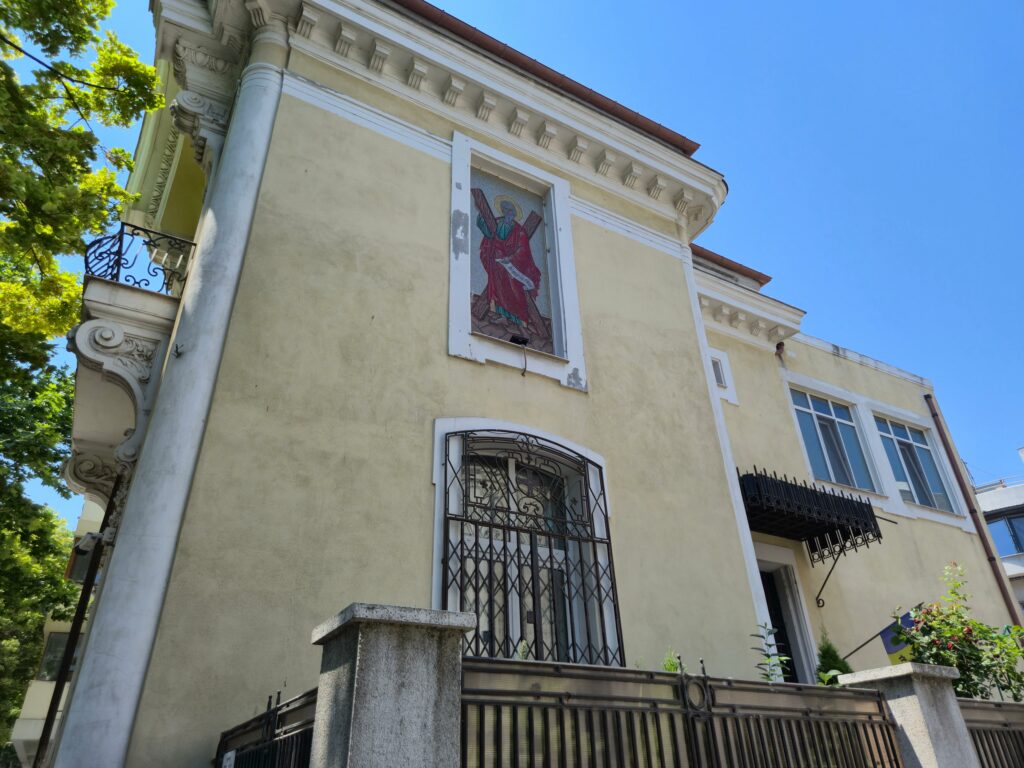 FOTO VIDEO Reședința Arhiepiscopului Teodosie: viața discretă dintr-un monument istoric din Constanța, cu vedere la mare 21 FOTO VIDEO Reședința Arhiepiscopului Teodosie: viața discretă dintr-un monument istoric din Constanța, cu vedere la mare WhatsApp Image 2025 07 14 at 08.17.08 1 1