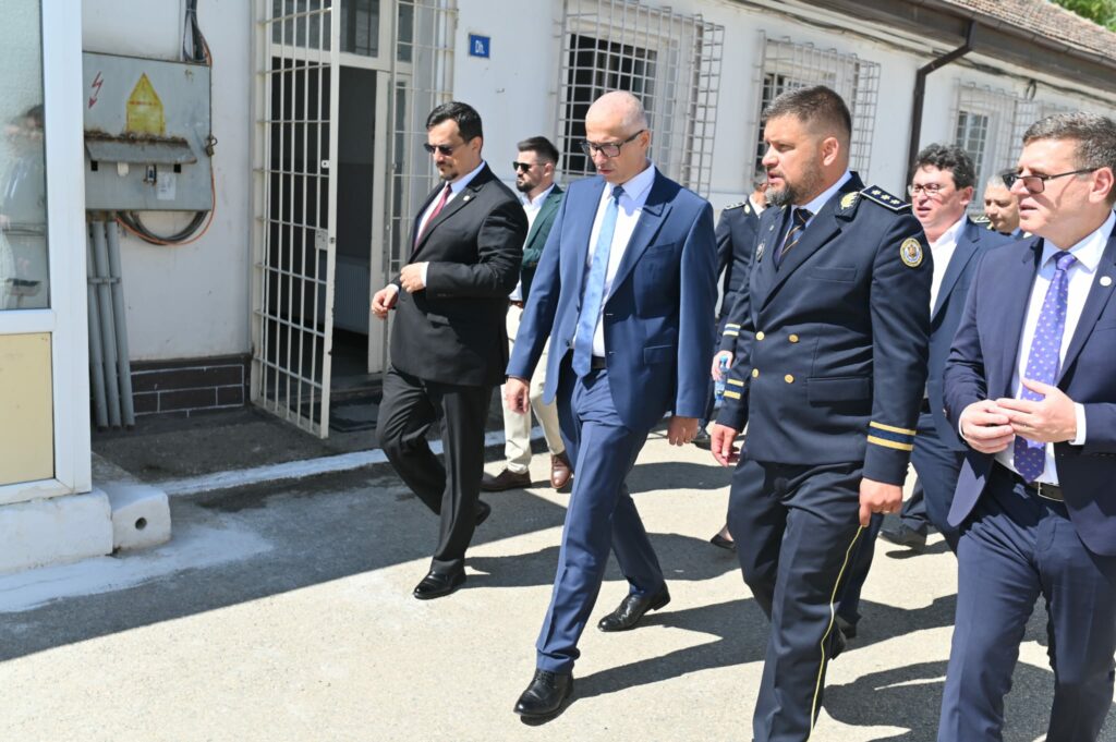 LIVE GALERIE FOTO| Ministrul Justiției și șefii din instanțe și parchete, PREZENȚI la inaugurarea Penitenciarelor Valu lui Traian și Poarta ALbă WhatsApp Image 2025 07 18 at 13.21.02