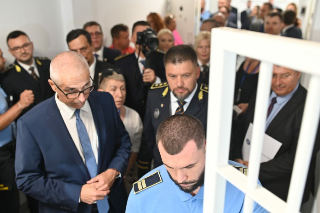 LIVE GALERIE FOTO| Ministrul Justiției și șefii din instanțe și parchete, PREZENȚI la inaugurarea Penitenciarelor Valu lui Traian și Poarta ALbă WhatsApp Image 2025 07 18 at 13.21.06