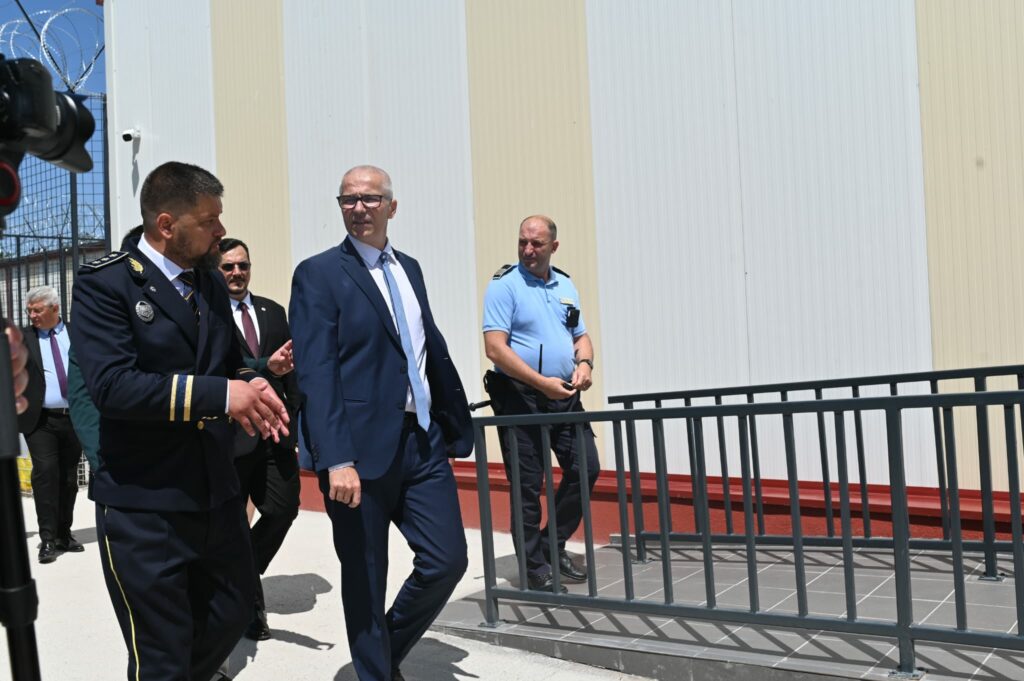 LIVE GALERIE FOTO| Ministrul Justiției și șefii din instanțe și parchete, PREZENȚI la inaugurarea Penitenciarelor Valu lui Traian și Poarta ALbă WhatsApp Image 2025 07 18 at 13.21.08