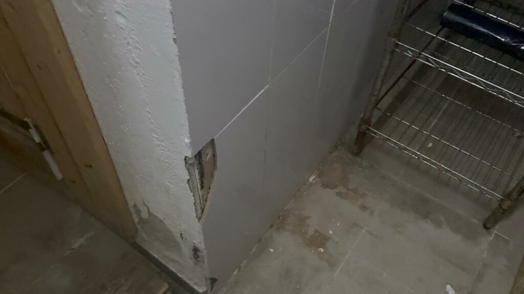 FOTO VIDEO Comisarii ANPC au închis temporar șapte cluburi din Vama Veche și Costinești. Iată ce nereguli au fost constatate 21 FOTO VIDEO Comisarii ANPC au închis temporar șapte cluburi din Vama Veche și Costinești. Iată ce nereguli au fost constatate WhatsApp Image 2025 07 19 at 06.33.39 2