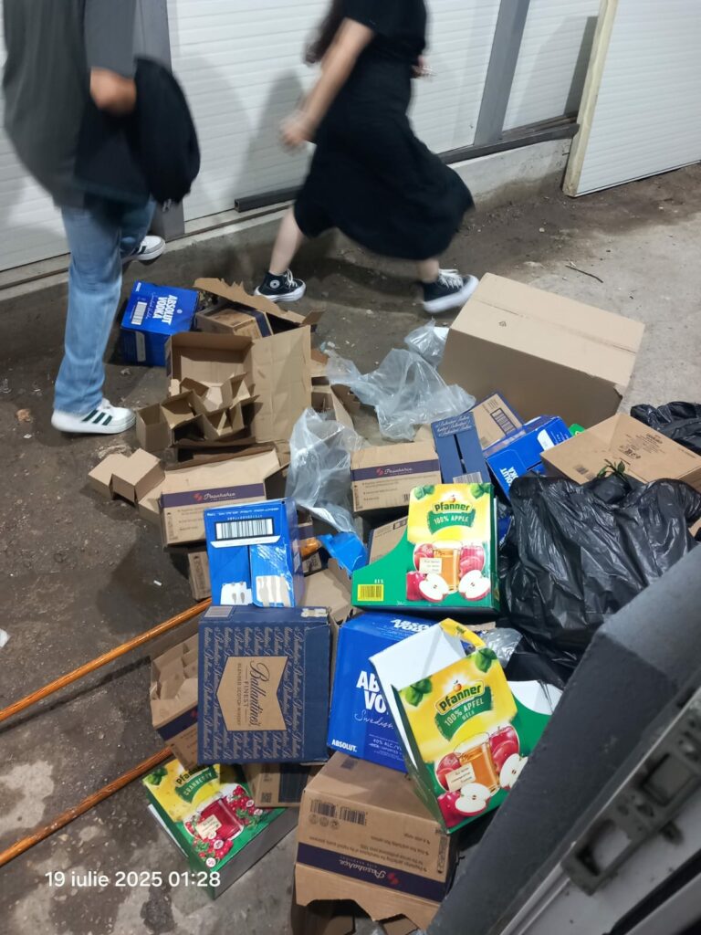 FOTO VIDEO Comisarii ANPC au închis temporar șapte cluburi din Vama Veche și Costinești. Iată ce nereguli au fost constatate 18 FOTO VIDEO Comisarii ANPC au închis temporar șapte cluburi din Vama Veche și Costinești. Iată ce nereguli au fost constatate WhatsApp Image 2025 07 19 at 06.33.39
