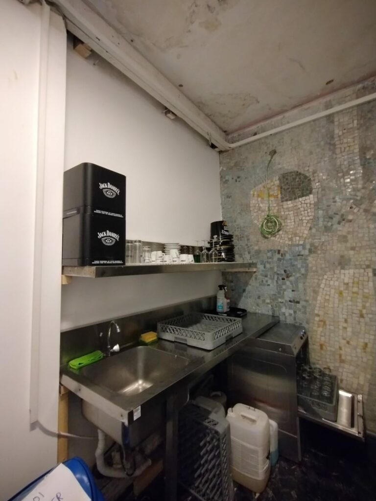 FOTO VIDEO Comisarii ANPC au închis temporar șapte cluburi din Vama Veche și Costinești. Iată ce nereguli au fost constatate 2 FOTO VIDEO Comisarii ANPC au închis temporar șapte cluburi din Vama Veche și Costinești. Iată ce nereguli au fost constatate WhatsApp Image 2025 07 19 at 06.34.01