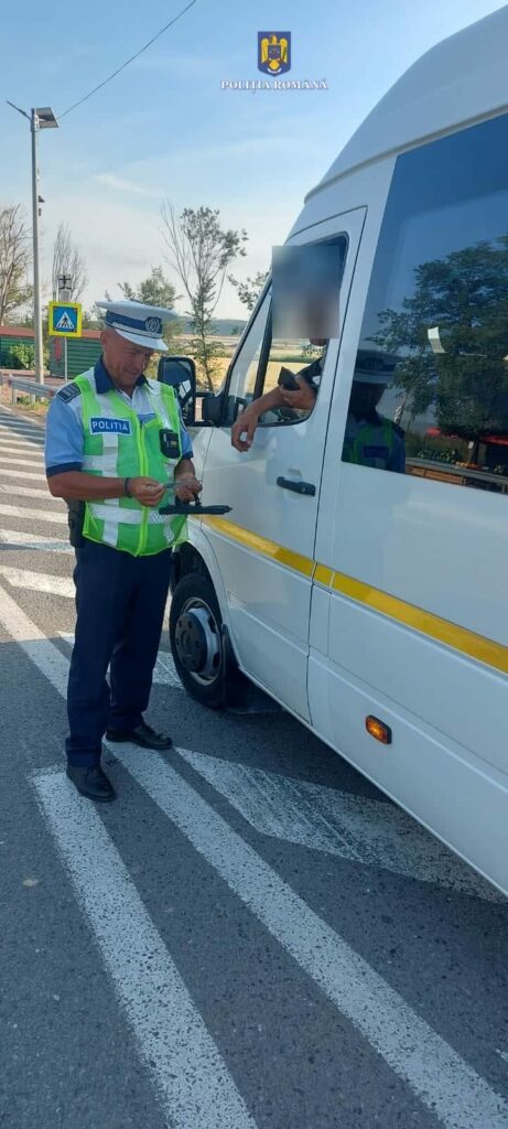 FOTO Amenzi de 120.000 de lei aplicate transportatorilor de marfă și persoane, în urma unor controale efectuate de polițiștii tulceni 2 FOTO Amenzi de 120.000 de lei aplicate transportatorilor de marfă și persoane, în urma unor controale efectuate de polițiștii tulceni WhatsApp Image 2025 07 19 at 10.16.46