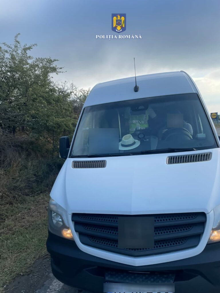 FOTO Amenzi de 120.000 de lei aplicate transportatorilor de marfă și persoane, în urma unor controale efectuate de polițiștii tulceni 3 FOTO Amenzi de 120.000 de lei aplicate transportatorilor de marfă și persoane, în urma unor controale efectuate de polițiștii tulceni WhatsApp Image 2025 07 19 at 10.16.57 1