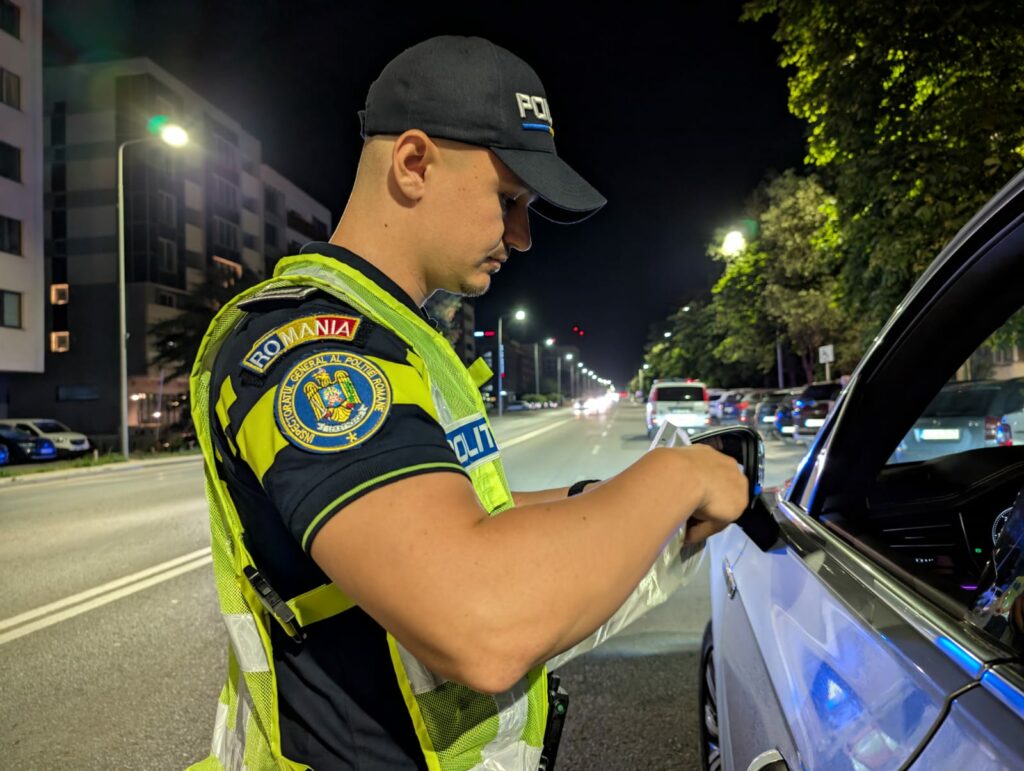 FOTO VIDEO Razie de amploare în Constanța și Mamaia / Peste 1000 de persoane au fost legitimate / Peste 200 de amenzi aplicate / Doi șoferi beți, prinși la volan 7 FOTO VIDEO Razie de amploare în Constanța și Mamaia / Peste 1000 de persoane au fost legitimate / Peste 200 de amenzi aplicate / Doi șoferi beți, prinși la volan WhatsApp Image 2025 07 20 at 14.54.12 1