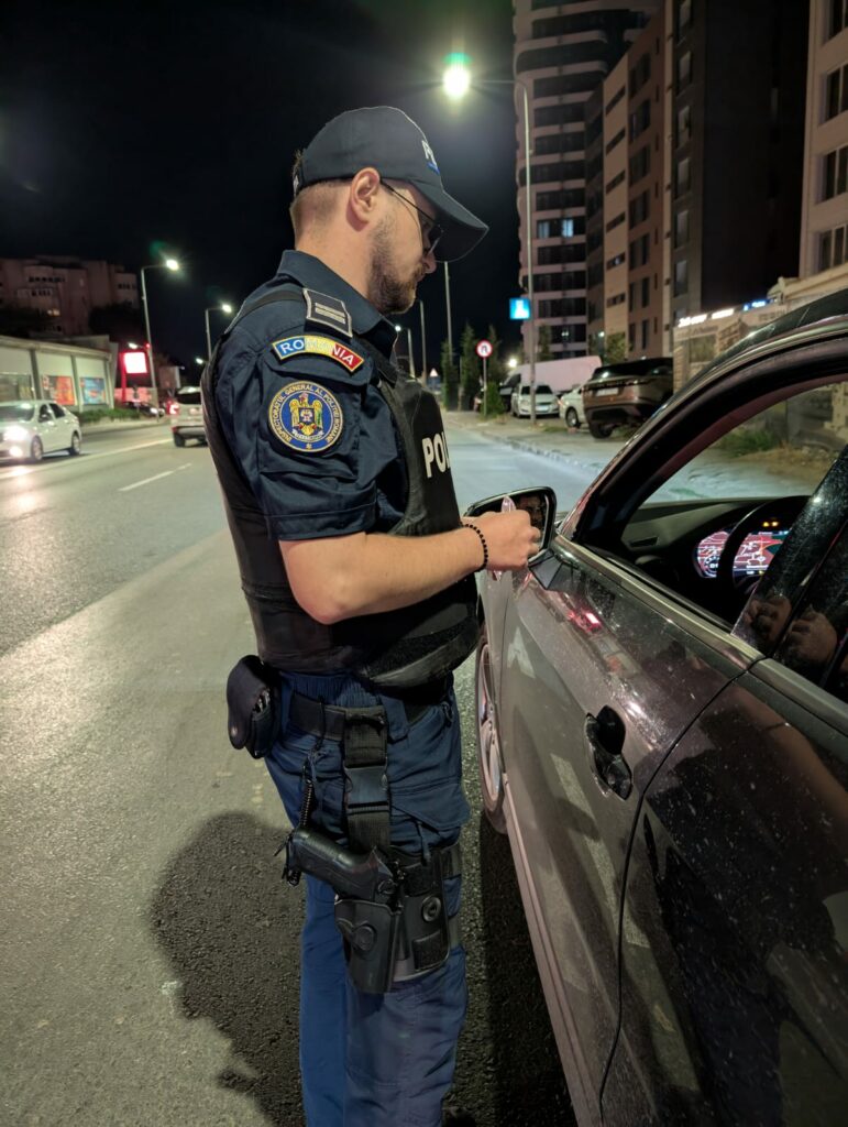 FOTO VIDEO Razie de amploare în Constanța și Mamaia / Peste 1000 de persoane au fost legitimate / Peste 200 de amenzi aplicate / Doi șoferi beți, prinși la volan 3 FOTO VIDEO Razie de amploare în Constanța și Mamaia / Peste 1000 de persoane au fost legitimate / Peste 200 de amenzi aplicate / Doi șoferi beți, prinși la volan WhatsApp Image 2025 07 20 at 14.54.12