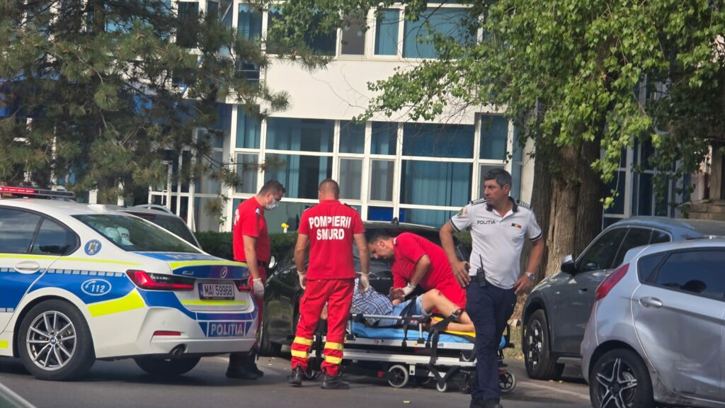 FOTO VIDEO/ ȘOFER MORT DE BEAT: Accident cu TREI persoane implicate, în Mamaia, în zona Hotelului Palas UPDATE 7 FOTO VIDEO/ ȘOFER MORT DE BEAT: Accident cu TREI persoane implicate, în Mamaia, în zona Hotelului Palas UPDATE WhatsApp Image 2025 07 31 at 17.25.03
