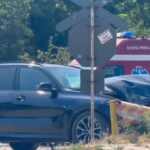 VIDEO O mașină a fost lovită de un tren în Tuzla accc tren