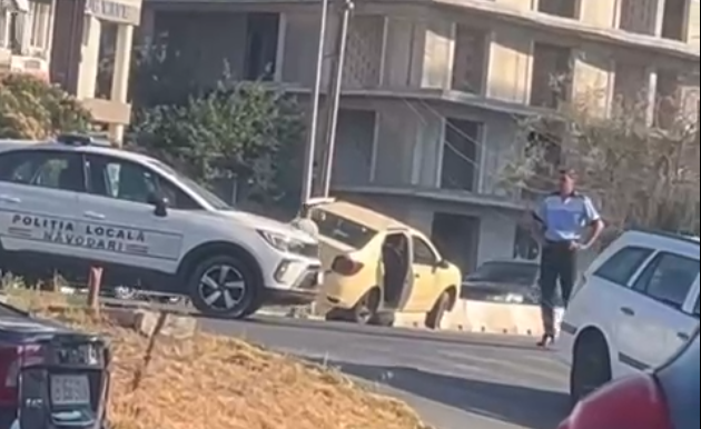 FOTO VIDEO Accident grav în Mamaia Nord: PATRU persoane au ajuns la spital, dintre care una în COMĂ 2 FOTO VIDEO Accident grav în Mamaia Nord: PATRU persoane au ajuns la spital, dintre care una în COMĂ bhh 1