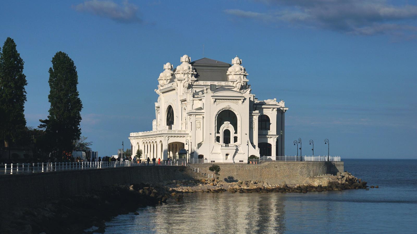 Cazino Constanța lansează Cazino Concept: design românesc în ediții limitate cazino1