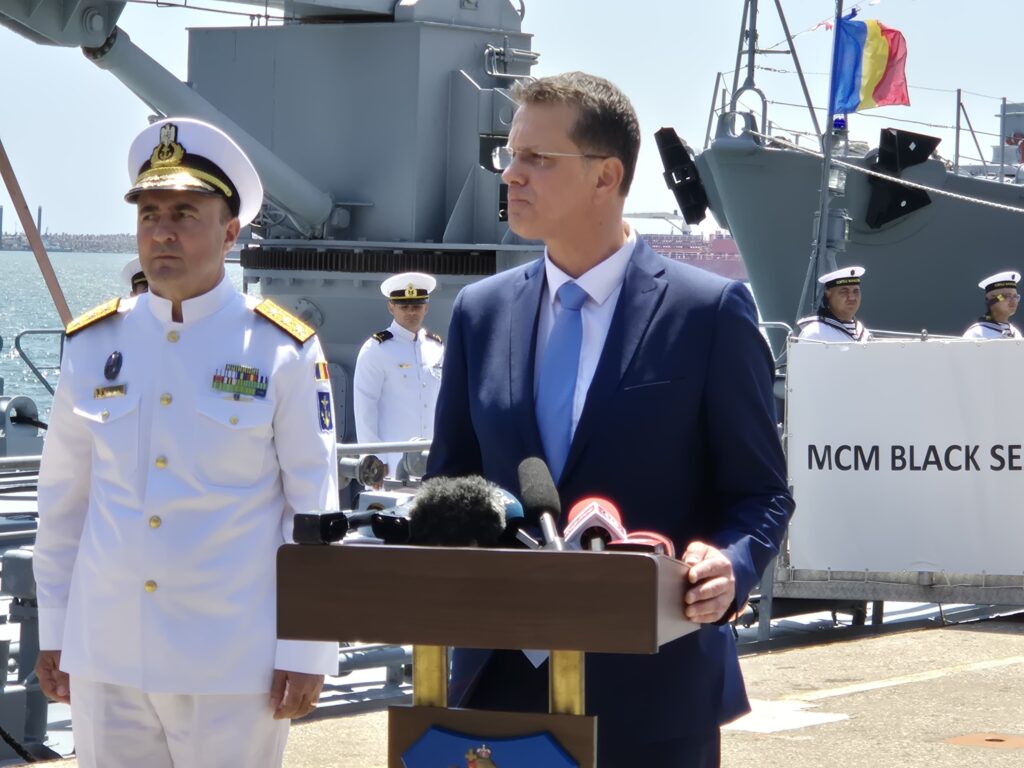 FOTO VIDEO Ionuț Moșteanu, Ministrul Apărării, în Portul Constanța: „Marea Neagră va rămâne un loc al păcii” 7 FOTO VIDEO Ionuț Moșteanu, Ministrul Apărării, în Portul Constanța: „Marea Neagră va rămâne un loc al păcii” d141e1bc 0f88 41f1 892e c2e14b50ac8c