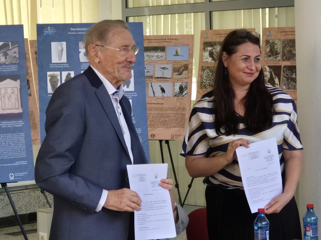 FOTO VIDEO Emil Constantinescu participă la vernisajul dedicat patrimoniului natural și cultural al Dobrogei, la Constanța 17 FOTO VIDEO Emil Constantinescu participă la vernisajul dedicat patrimoniului natural și cultural al Dobrogei, la Constanța d1c7910d cc50 4182 8695 6055edd65833
