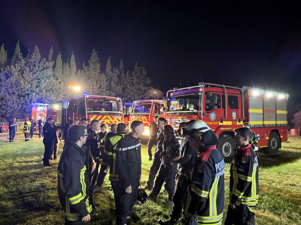 FOTO VIDEO O nouă intervenție a pompierilor români în sprijinul autorităților franceze 7 FOTO VIDEO O nouă intervenție a pompierilor români în sprijinul autorităților franceze d3a84e67 0294 4b55 8841 624dfcf5ce1d