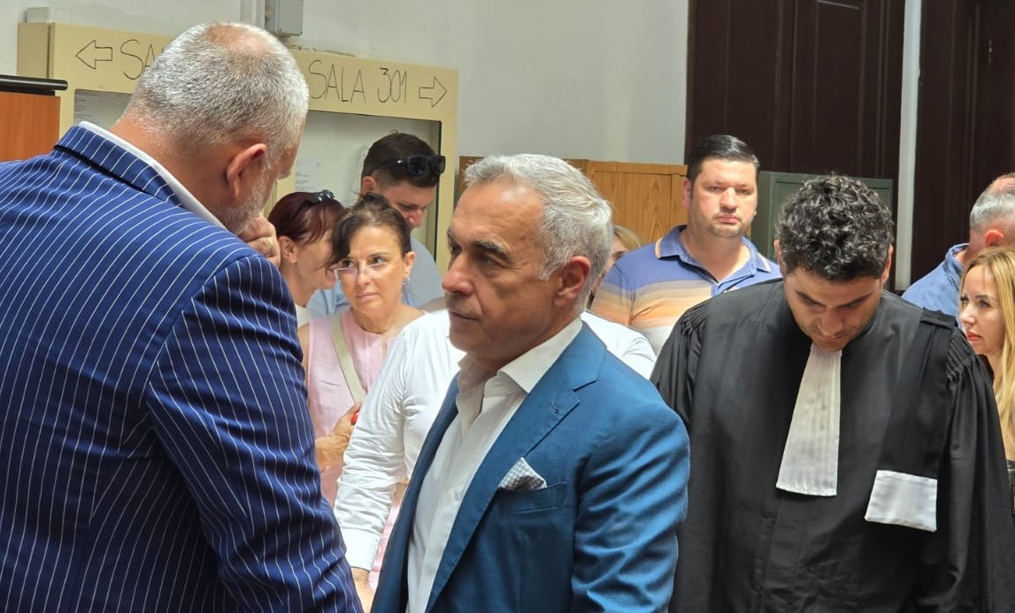 FOTO VIDEO Călin Georgescu, prezent în fața instanței/ Magistrații vor analiza măsura preventivă d461ad79 804f 43e8 a64a fa67394c8a23