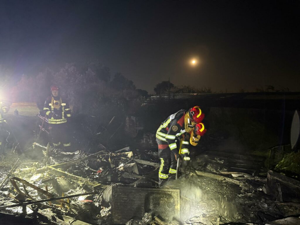 FOTO VIDEO O nouă intervenție a pompierilor români în sprijinul autorităților franceze 8 FOTO VIDEO O nouă intervenție a pompierilor români în sprijinul autorităților franceze d4a3cbee 7c19 43c5 9d4c e7176a7b0bc4